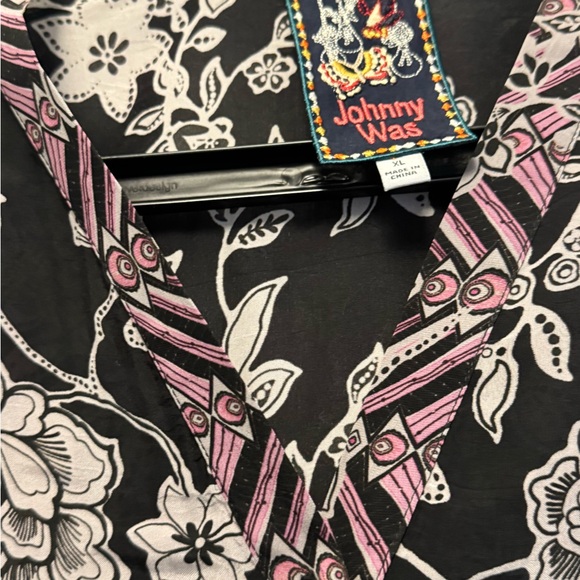 Johnny Was Black and Pink Floral Kimono - Picture 3 of 4